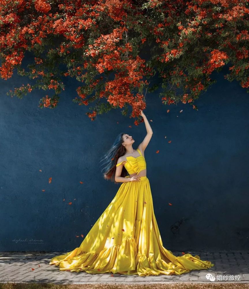 梦幻彩烟系列婚纱照:像是从迷雾森林中走出的公主,最后一张让你深深