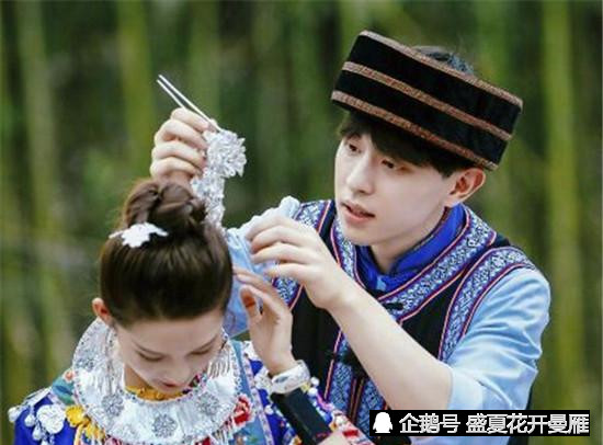 李沁与魏大勋承认恋情的同时,李沁对邓伦说了