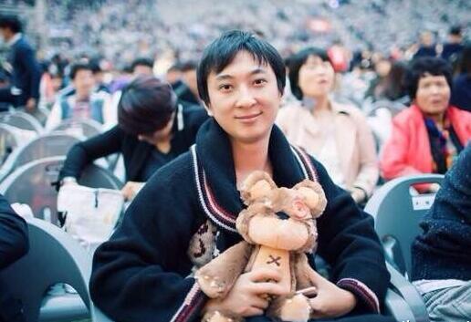 网友脑洞太大!王思聪吃热狗小游戏都有了?