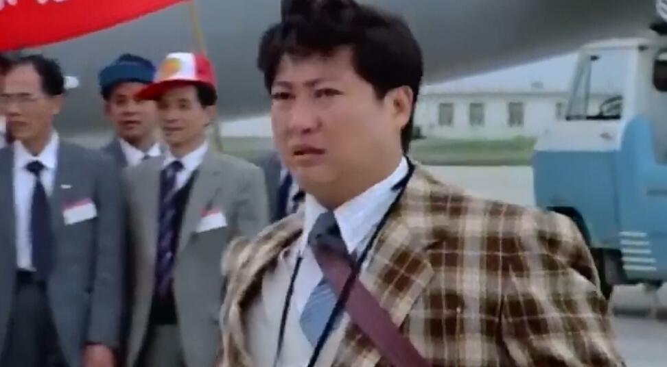 洪金宝录制视频给新电影做宣传,头发和胡子却