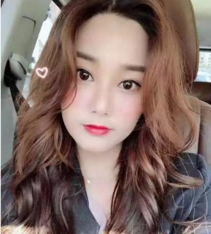 火爆抖音:《沙漠骆驼》让奶茶店张禾禾火了,背