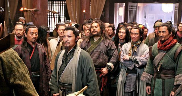 高俅铁索连船,吴用火攻,只因宋江仁义,竟让刘梦龙,刘邦喜丧命