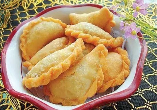 我叫开平这是大街小巷可见小吃,叫钵仔糕(碗头仔)~咬下去烟烟韧韧