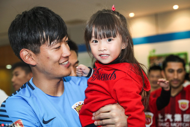 颜骏凌:大家都付出很多 这一刻等得时间太长了