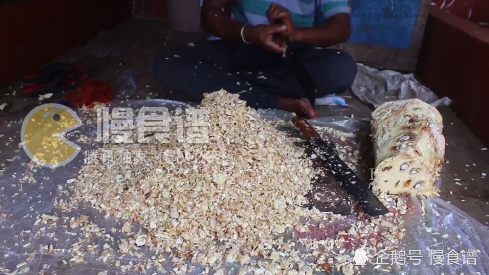 印度旅行看到菠萝蜜便宜,想买一个回家,稍不注