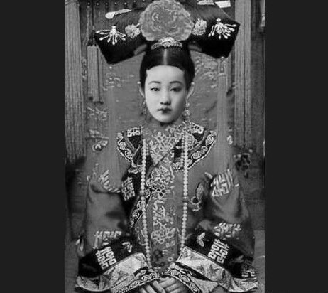 光绪皇帝的宠妃珍妃的照片.
