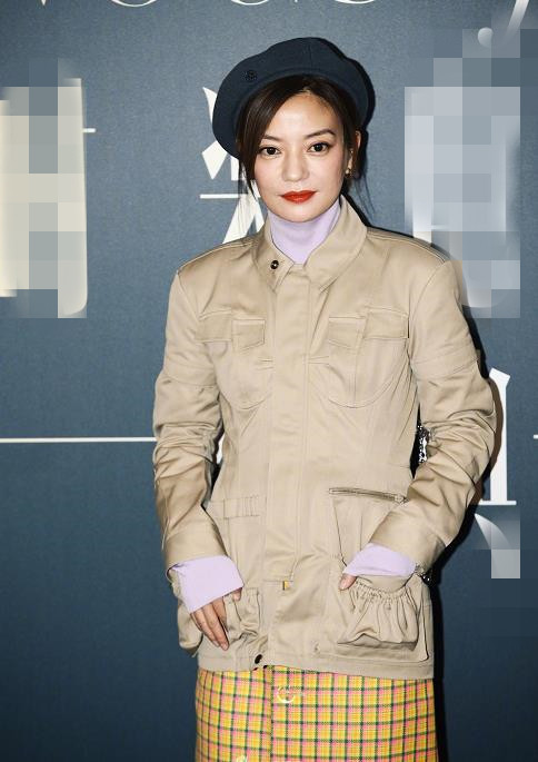 赵薇未修图公开,方脸被赞自然好看,但没想到被