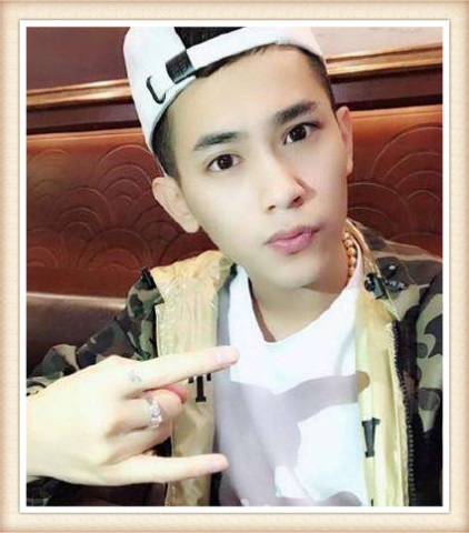 快手知名主播吴迪忘开美颜,这个傲娇的表情火