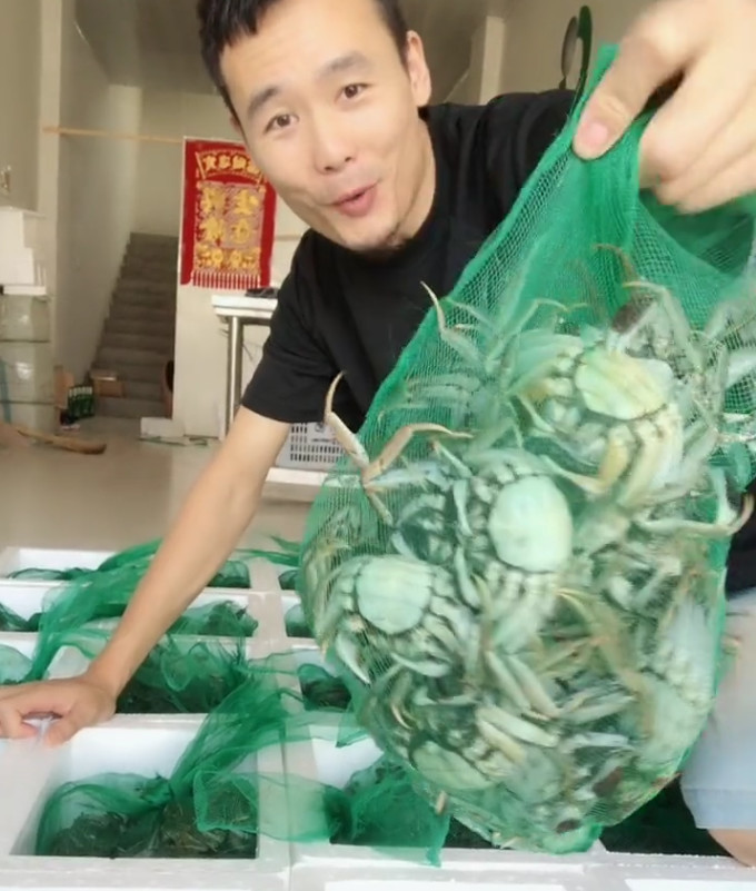 农民养殖的"小闸蟹",一斤60元还供应不求,年赚几十万