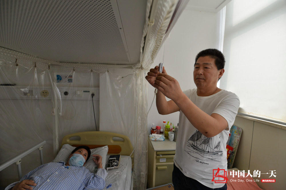 中年爱情:46岁女子突患白血病 交往三个月男友