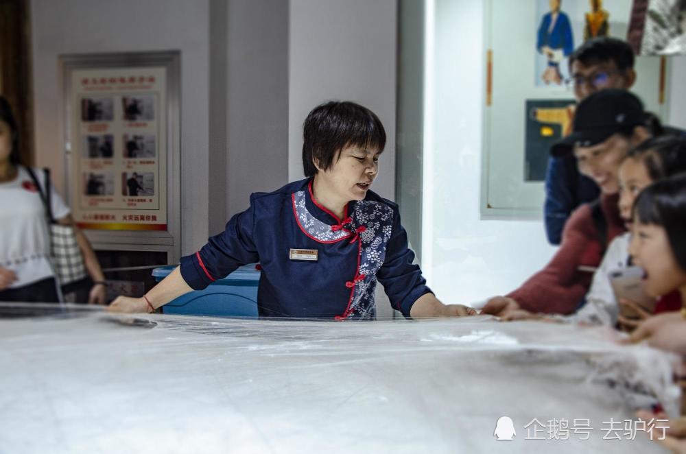 揭秘苏州丝绸第一骗局,给游客洗脑,拒购被导