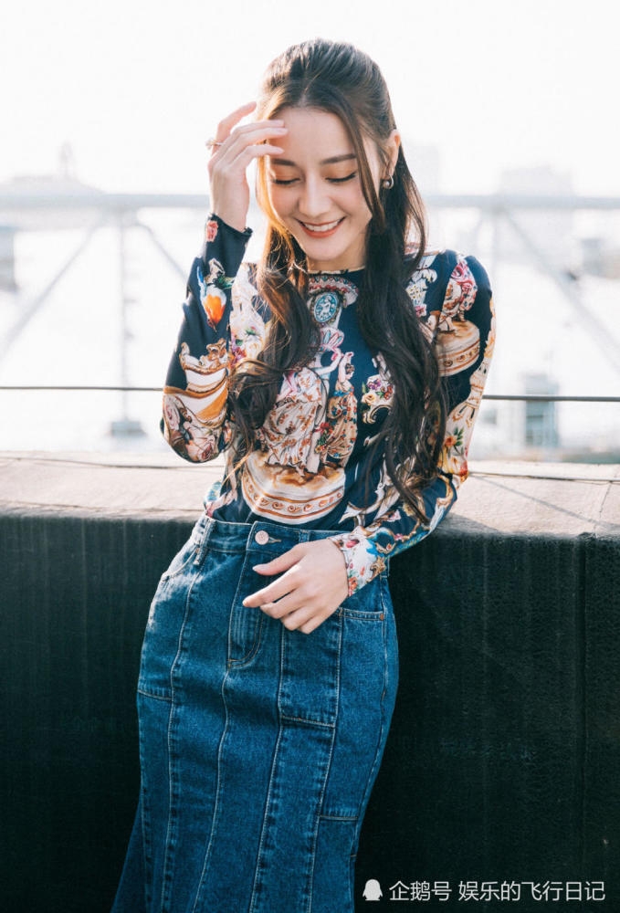 热巴穿鱼尾裙秀一尺八的腰,大宽胯却也遮不住