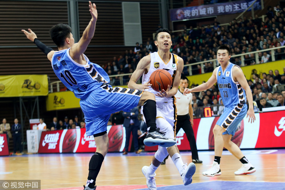 京媒:广厦占了便宜李春江还不服气 争议判罚无碍北京取胜