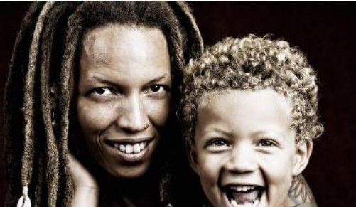 西蒙·玻利瓦尔( 1783-1830年)出生于委内瑞拉土生白人的大地主兼资本