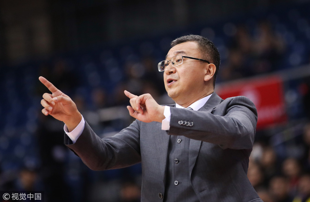 七连败终结范斌赛后激动哽咽 媒体:青岛一胜解千愁