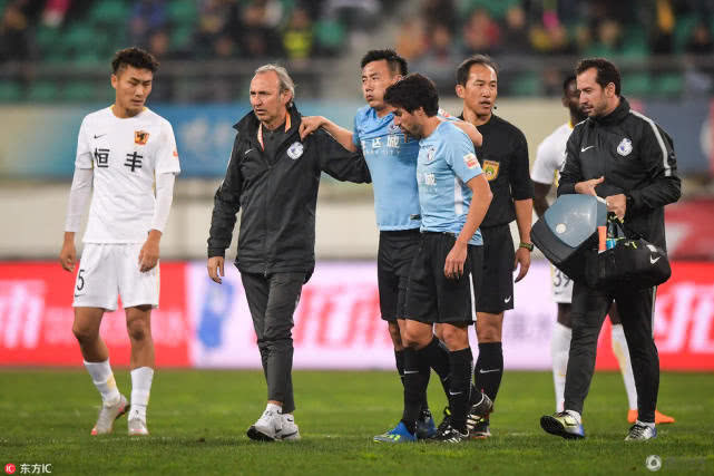 大连女孩流泪喊话一方 连媒:别哭!大连男人不输