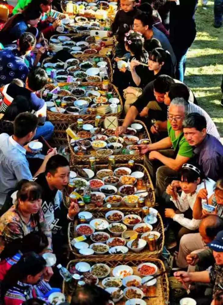 农历中国十月十六哈尼长街宴