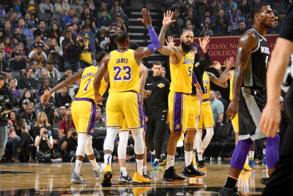 插件 按住画面移动小窗x 腾讯体育讯  北京时间11月11日消息,湖人今天