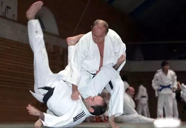 普京 要不是走投无路 谁会来当这个俄罗斯总统啊 腾讯新闻