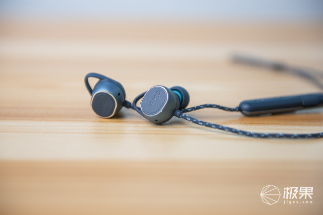 音质与便携性兼得!akg n200耳机评测:千元价位音乐利器