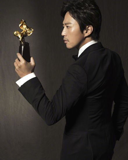 金马奖入围者与小金马亲密合照,邓超孙俪互换画风周迅变许愿少女