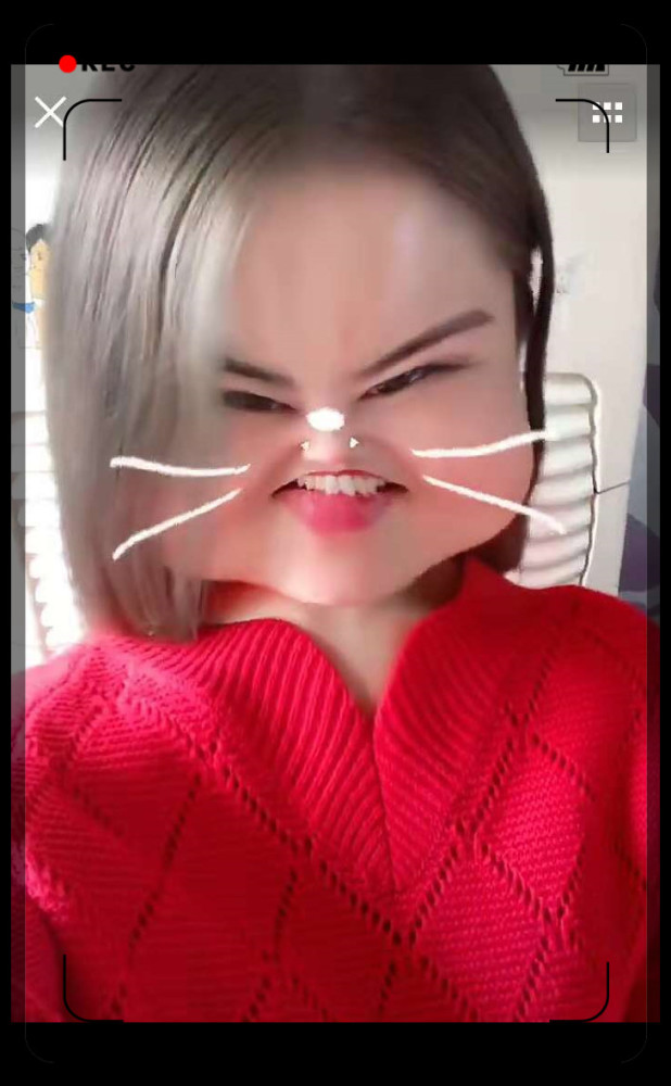 厉害了!"紧凑"脸女生火了, 看到真相后,网友:堪比"女神"