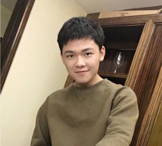 国服狮子狗辛巴首秀女装征服全场网友:是心动的感觉!