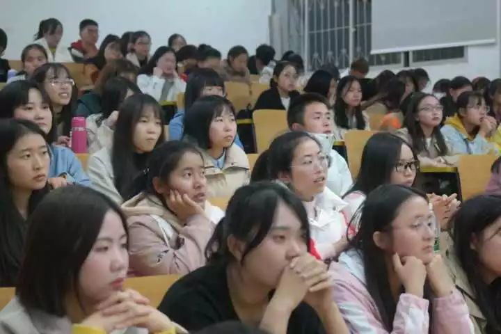 贵州大学外国语学院图片