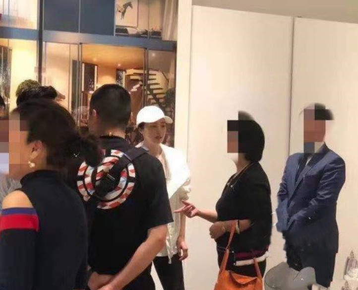 董璇澳洲看房陪高云翔长住打官司?经纪人否认