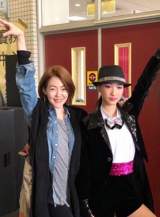 《康熙》战火复燃,小S女儿叫板刘真,舞蹈夺冠