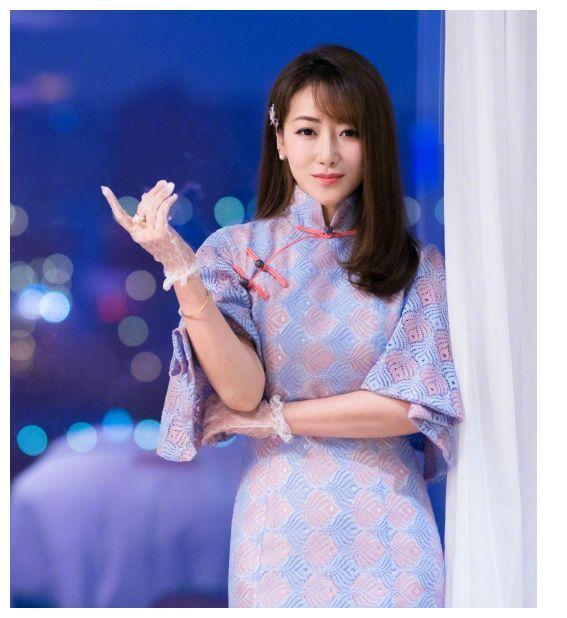 2010年参演神话剧《活佛济公》,饰演胭脂一角,济公(李修缘)俗世的妻子