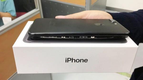 Iphone 7 Plus电池鼓包变 包子 苹果 Iphone7plus 爆炸