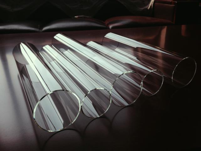 世界上最硬的玻璃硬度超过钻石子弹击中它反被轰成碎片