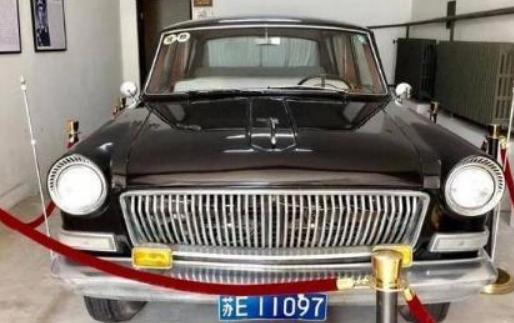 红旗经典车型ca771,历经多年魅力气场不减,仍然能发动运转