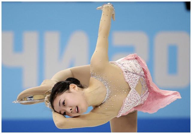 "花滑女神"退役:告别奋斗17年的赛场,15岁就实现国内大满贯