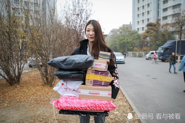 双十一过后天津一女大学生要取近40件快递