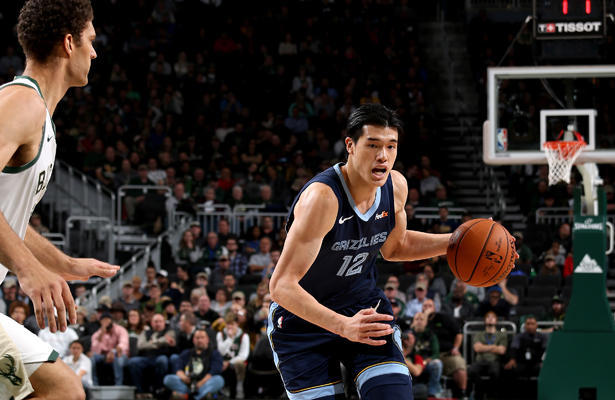 日本的渡边都进灰熊轮换了为什么周琦还在发展联盟