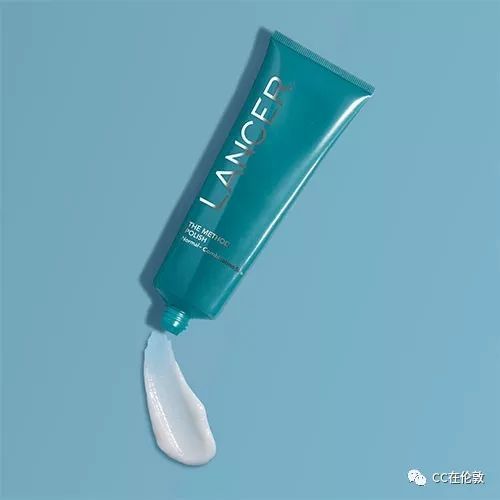 毛孔黑头大作战,看我用什么把它们在视觉上隐形