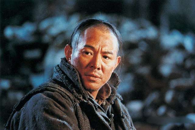 最最奇怪的是,郑敦谨返京时,曾国藩给郑大人和随行的两个郎中都送了"