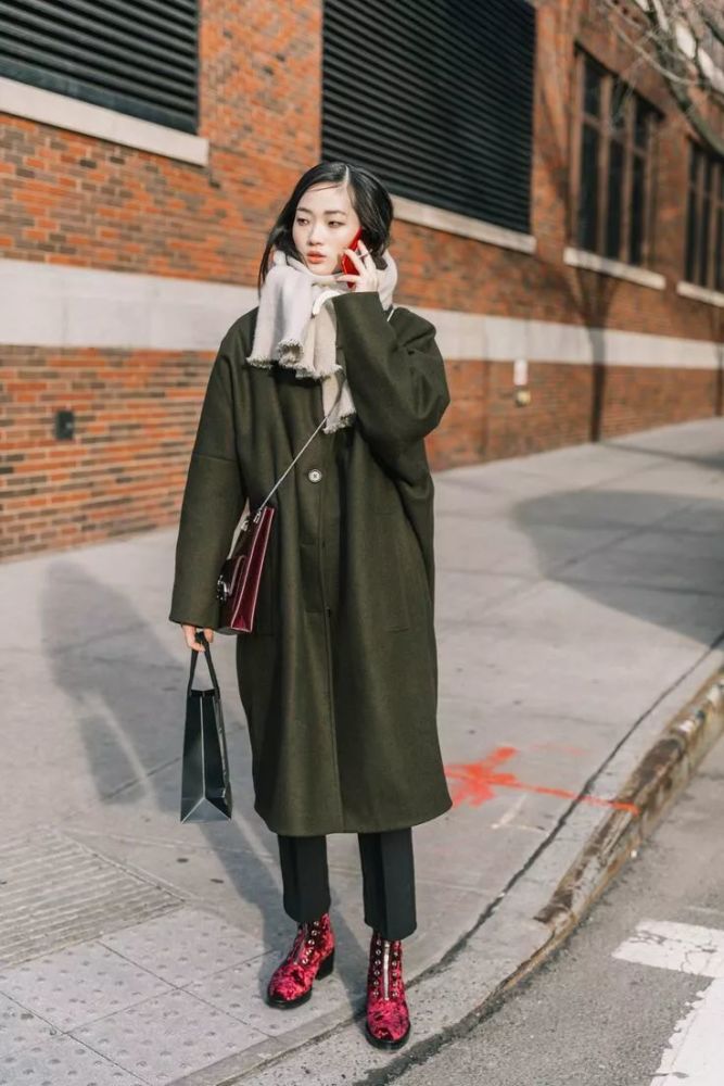 2018围巾流行这么系,气质保暖太时髦了