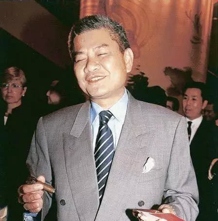 但是没想到风水轮流转,林汉烈因为经营不善,一夜之间成为了负资产