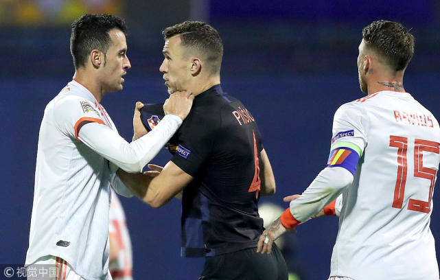 西克之战太火爆 魔笛与皇马小弟死磕 巴萨铁腰