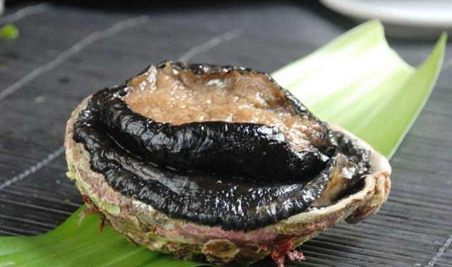 第十一种:鹅颈藤壶鹅颈藤壶被称作是"海鸡爪",这种海鲜不仅昂贵,而且