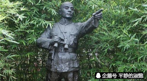 此人是最愛國的軍閥,1937年他親率30萬弟兄抗日,張作霖也不如他