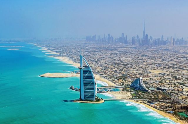 全球最大烂尾工程迪拜世界岛，开工15年耗资800亿，买主自杀