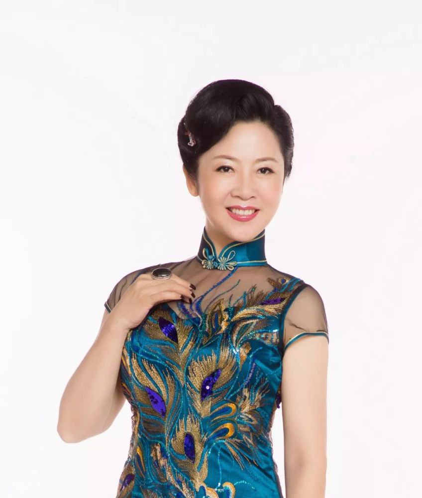 周韵近照曝光:女人的高级感,都藏在这一点里_腾讯新闻