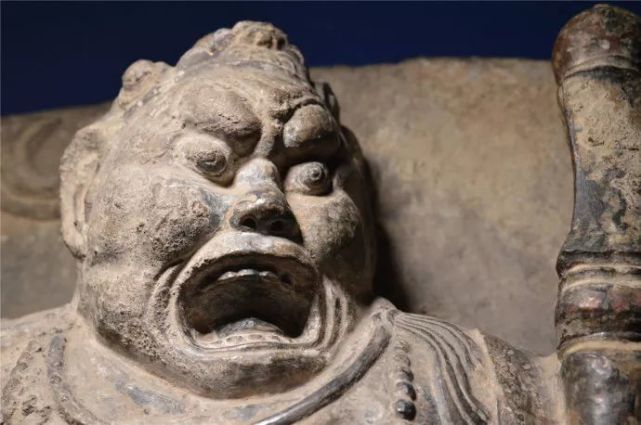 北宋开元寺力士造像