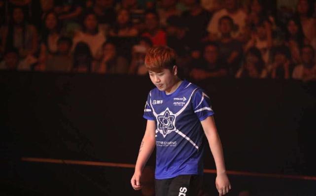 KPL幕后操盘手!指点江山 奶茶望月草甘做成