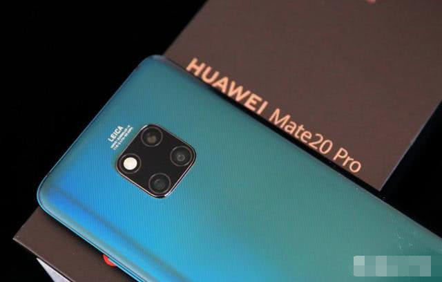 华为mate20大面积绿屏,是品控问题吗?你怎么