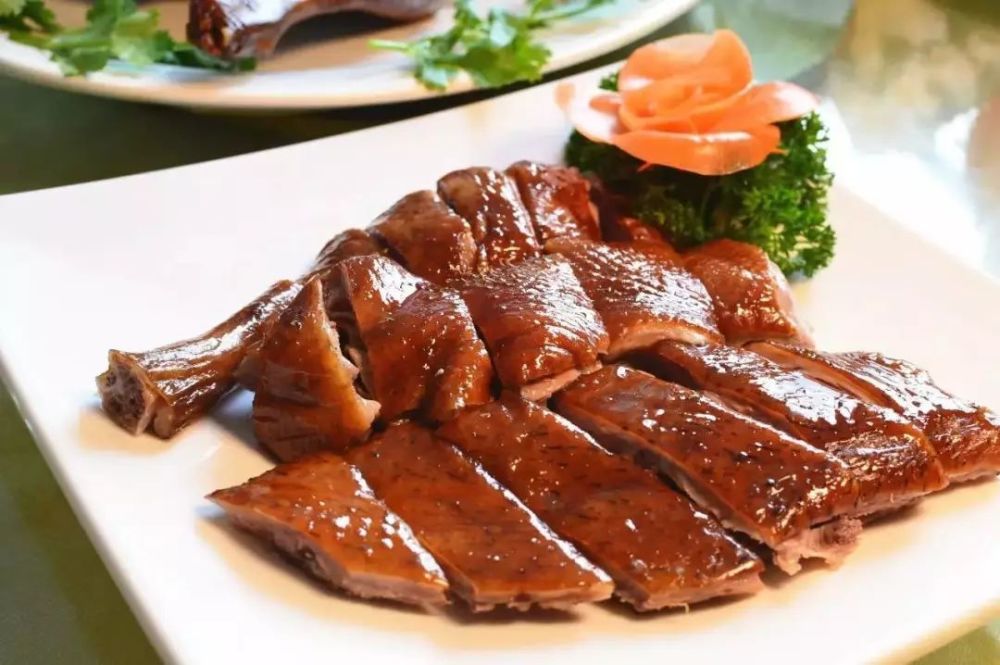 酱香浓郁味美鲜滑的清远碌鹅